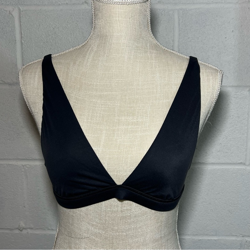 Lululemon Nulu Triangle Bralette Black Size 8 Seriously Soft Nulu A-D Cups NWT